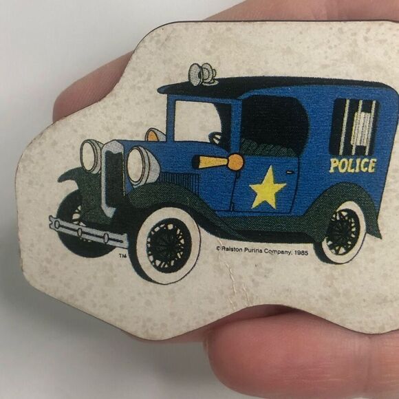 vintage 1985 cookie crisp magnet police vehicle cereal premium paper magnet - Picture 5 of 6